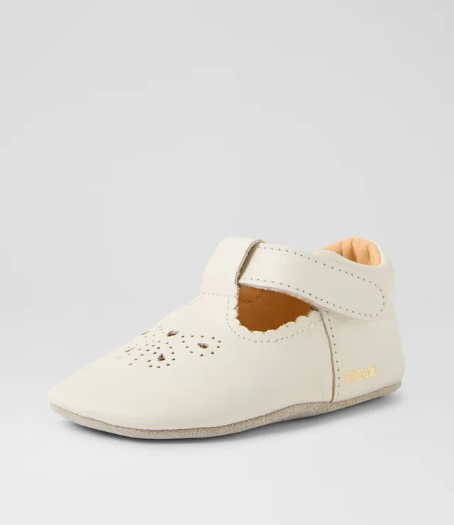 Bobux Soft Sole Flutterheart Infant White Leather Flat Shoes Bobux Soft Sole Flutterheart Infant White Leather Flat Shoes