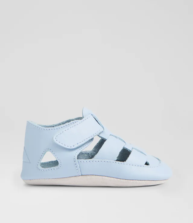 Bobux Soft Sole Tidal Skyway Infant Leather Flat Shoes perfect for little tots who are young in the warmer months, but equally special when worn with little socks. With an adjustable hook-and-loop strap and buttery soft leather, the Tidal Mini emulates our best-selling Bobux sandal for bigger kids. Great fun for matching siblings, or simply for a pratical baby shoe in Summer.