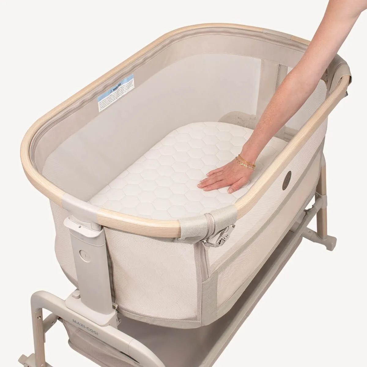 Maxi Cosi Iora Air Bedside Sleeper3 Maxi Cosi Iora Air Bedside Sleeper - Image 5