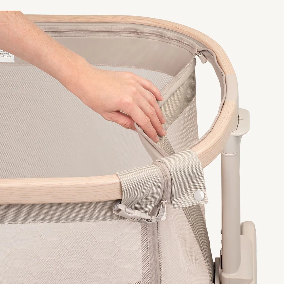 Maxi Cosi Iora Air Bedside Sleeper4 Maxi Cosi Iora Air Bedside Sleeper - Image 6