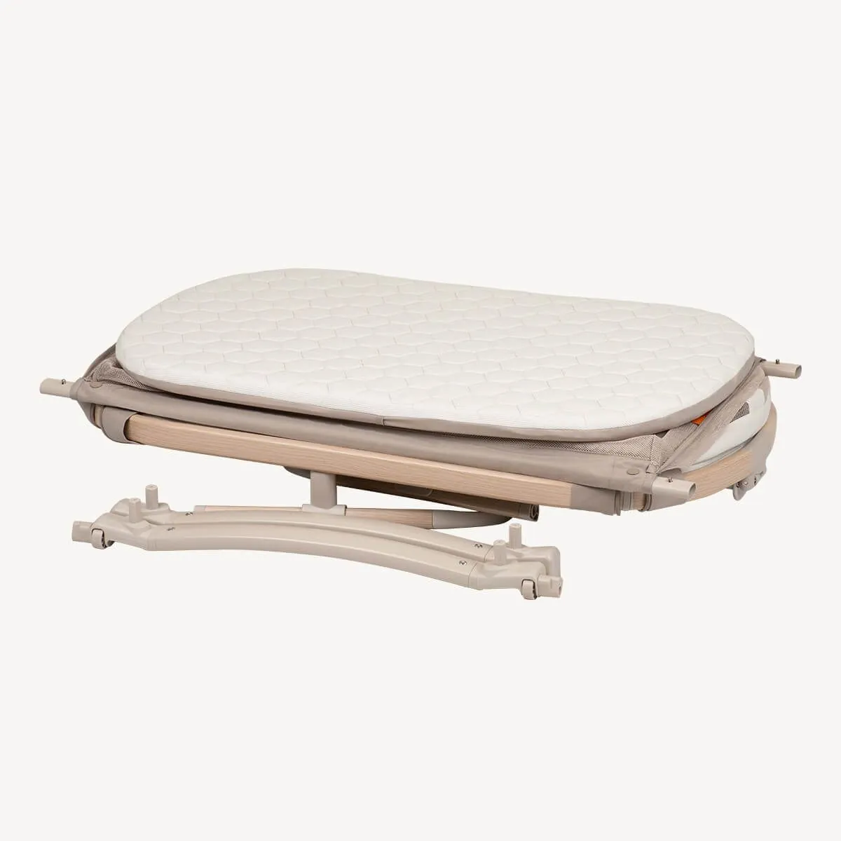 Maxi Cosi Iora Air Bedside Sleeper5 Maxi Cosi Iora Air Bedside Sleeper - Image 7