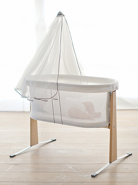 bassinet with canopy